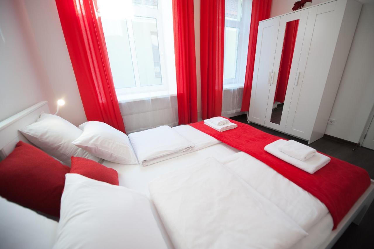 Romantic New 2 Bedroom Location Butas